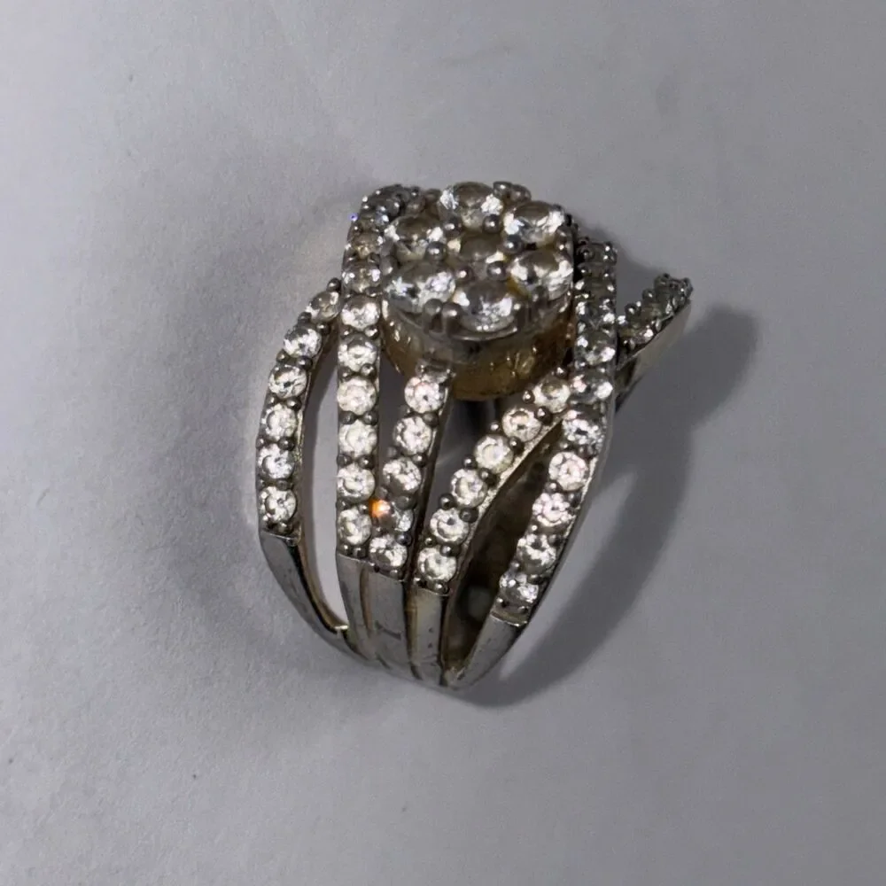 sjd Sterling Silver  925 cluster Ring cocktail Cubic Zirconia Size 8